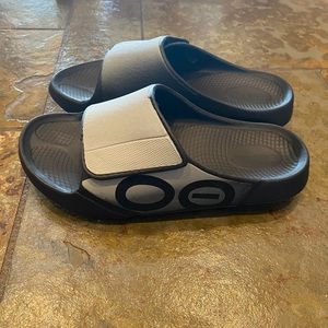 OOFOS Unisex Slides